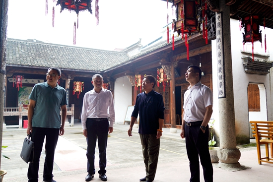 金华人保财险：“消保县域行”走进浦江葡萄发源地