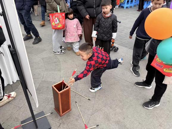 NR8AVjViQ1FBek1EazROalV3TmpJYTlvSnA1VVp6R0EhIQUAcXVuZ3o!