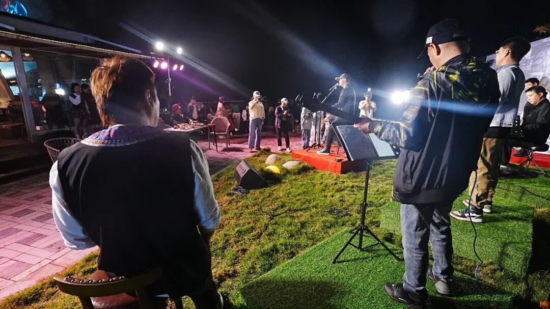 湖南张家界：“茅岩河恋歌”彭小娟原创音乐会精彩上演