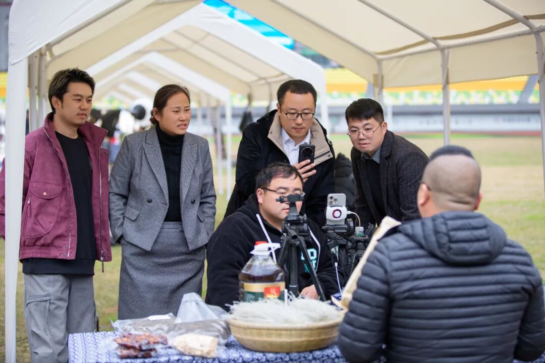 张家界市首届“一村一品一主播”直播大赛圆满收官