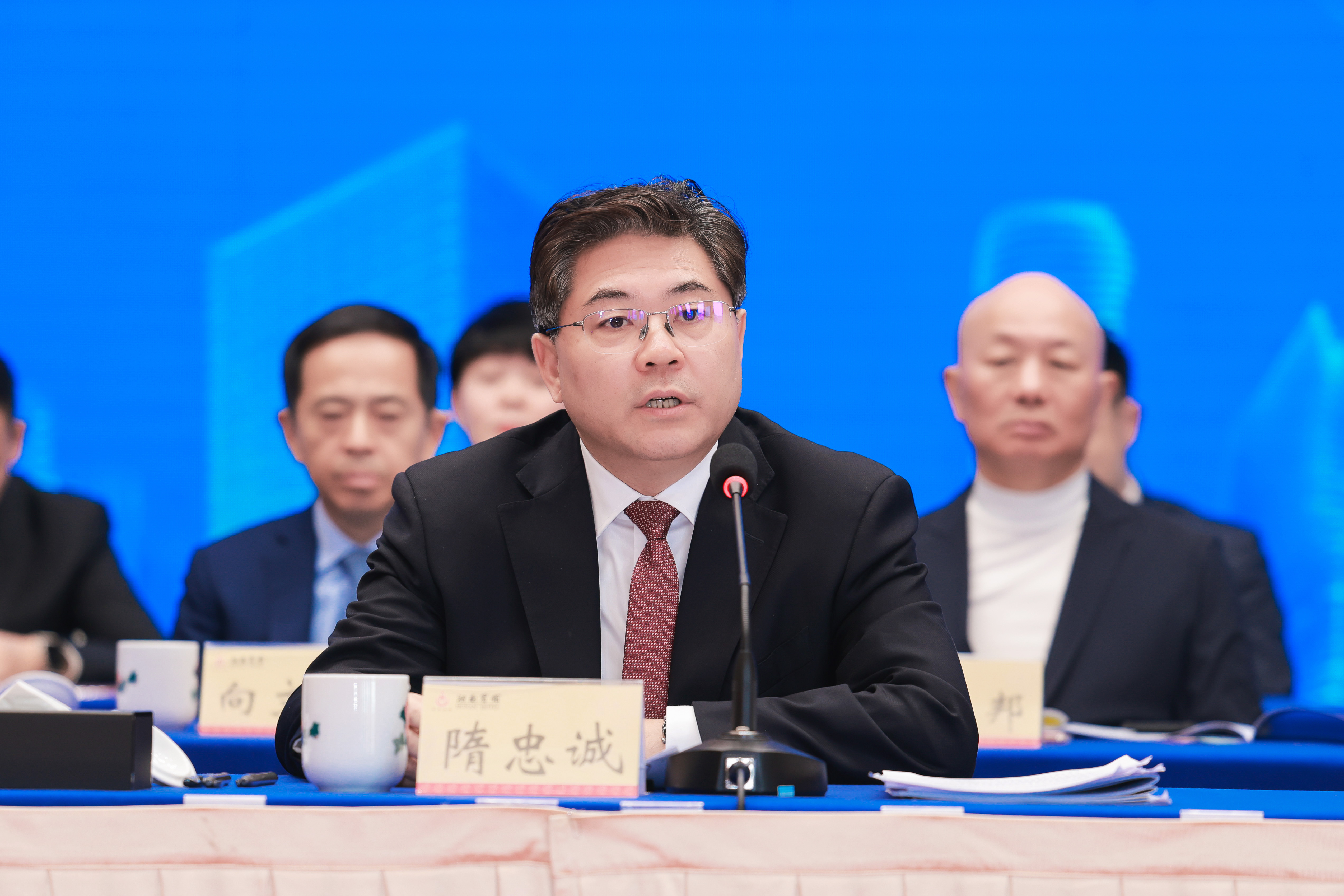 覃龙当选第五届湖南省光彩事业促进会常务理事