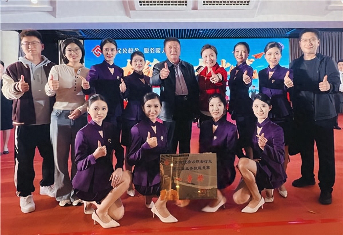 56a4d5c290c34647949742ccec99fa81~tplv-tt-origin-web_gif