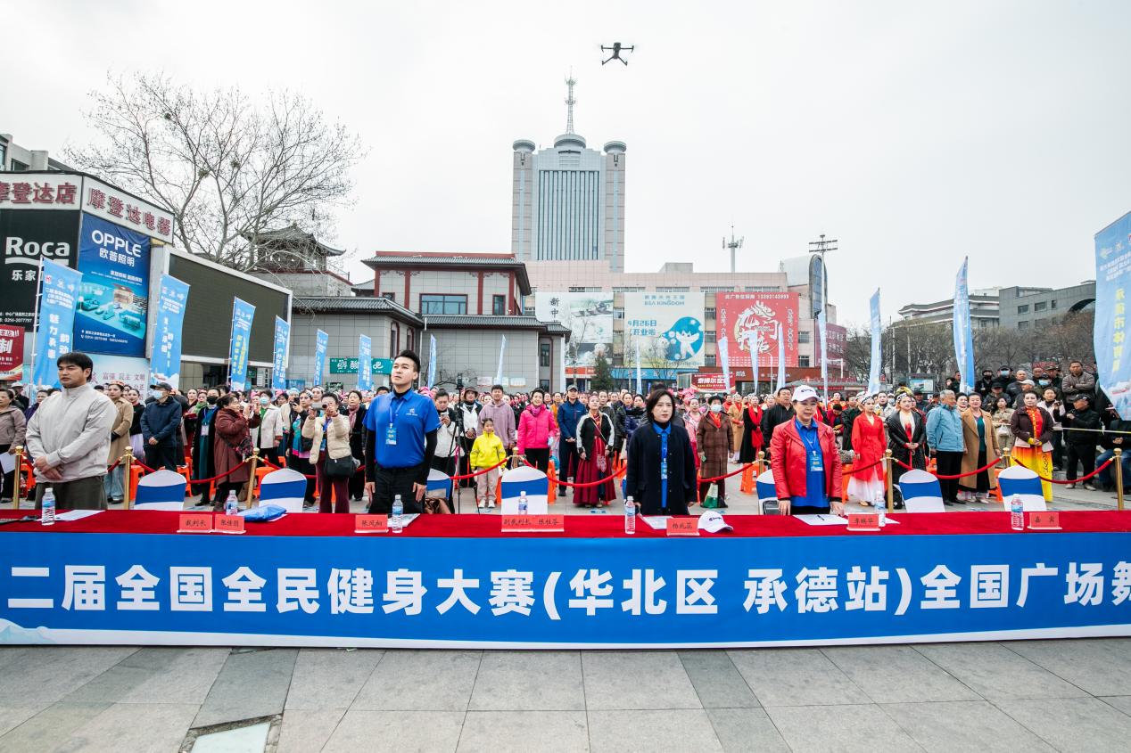 C:/Users/LENOVO/Desktop/广场舞照片/052.jpg052