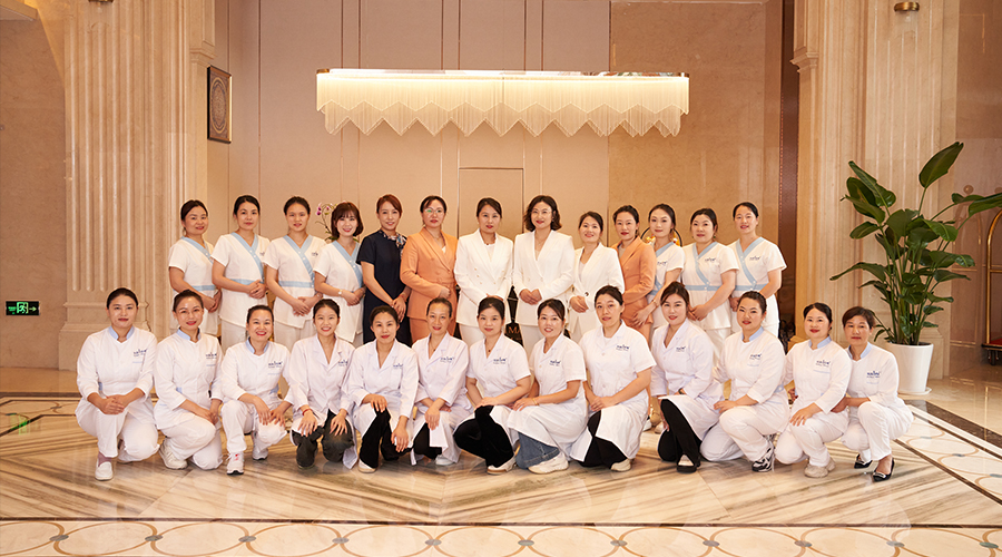 18aaf3bd610742e5714b03e0e3279164