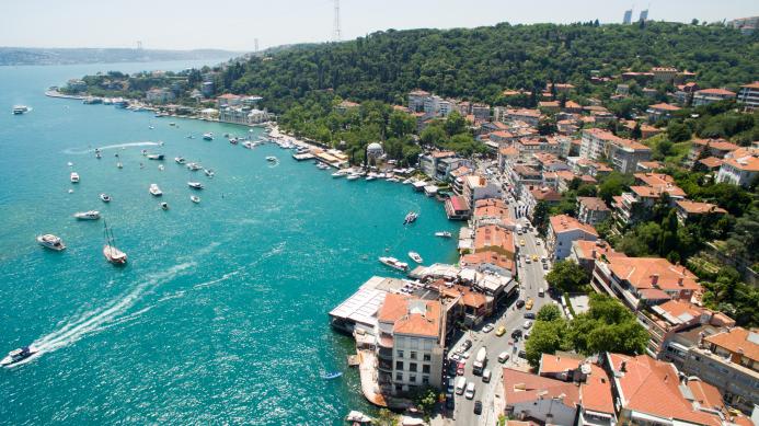İstanbul_Bebek_Seaside_3992x2242px